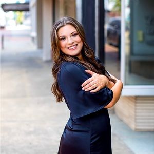 Meet your Posher, Ava